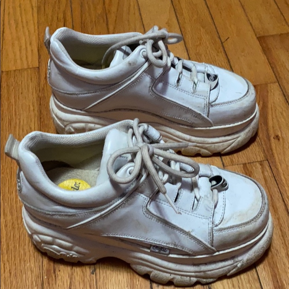 Buffalo London white platforms size 8.5